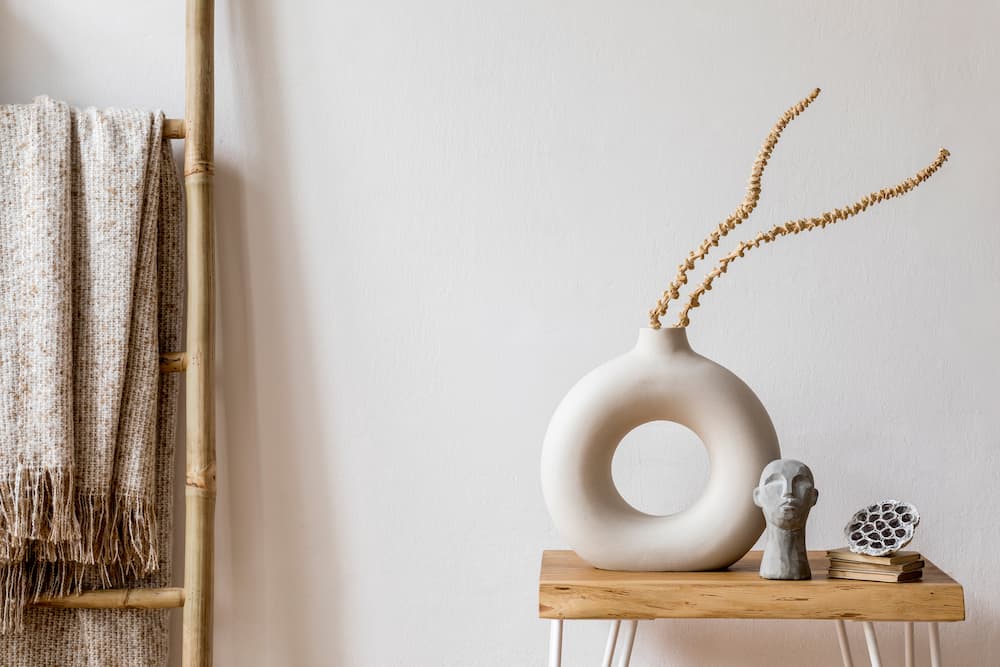 installer un miroir ou une oeuvre d'art sur la console